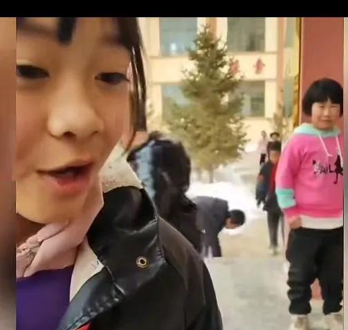 胡雷澄清了一些不实的信息，说他还会资助小姑娘的家庭，至少会给他们2万块钱，因为他