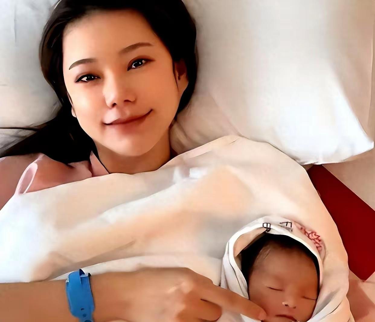 马筱梅一句话，帮婆婆彻底解围！马筱梅月子里一场直播，短短几句话，不仅帮汪家划清