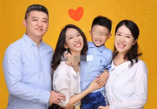 这位哈佛演讲的蒋雨融真是被网友打脸没够她说父母离异，结果被网友扒出，她们