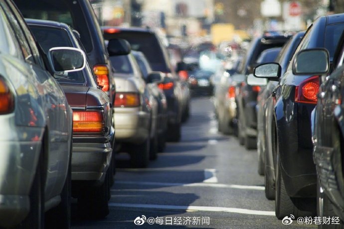 加满一箱油有望少花18.6元【明晚，油价或迎两连降】6月18日（周四）24时，国