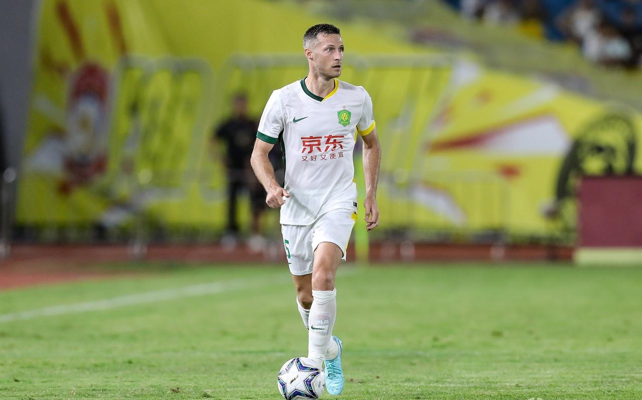 国安和斯帕伊奇谈判解约陷入僵局？足球媒体人苗原透露，国安约了外援的经纪人谈解约