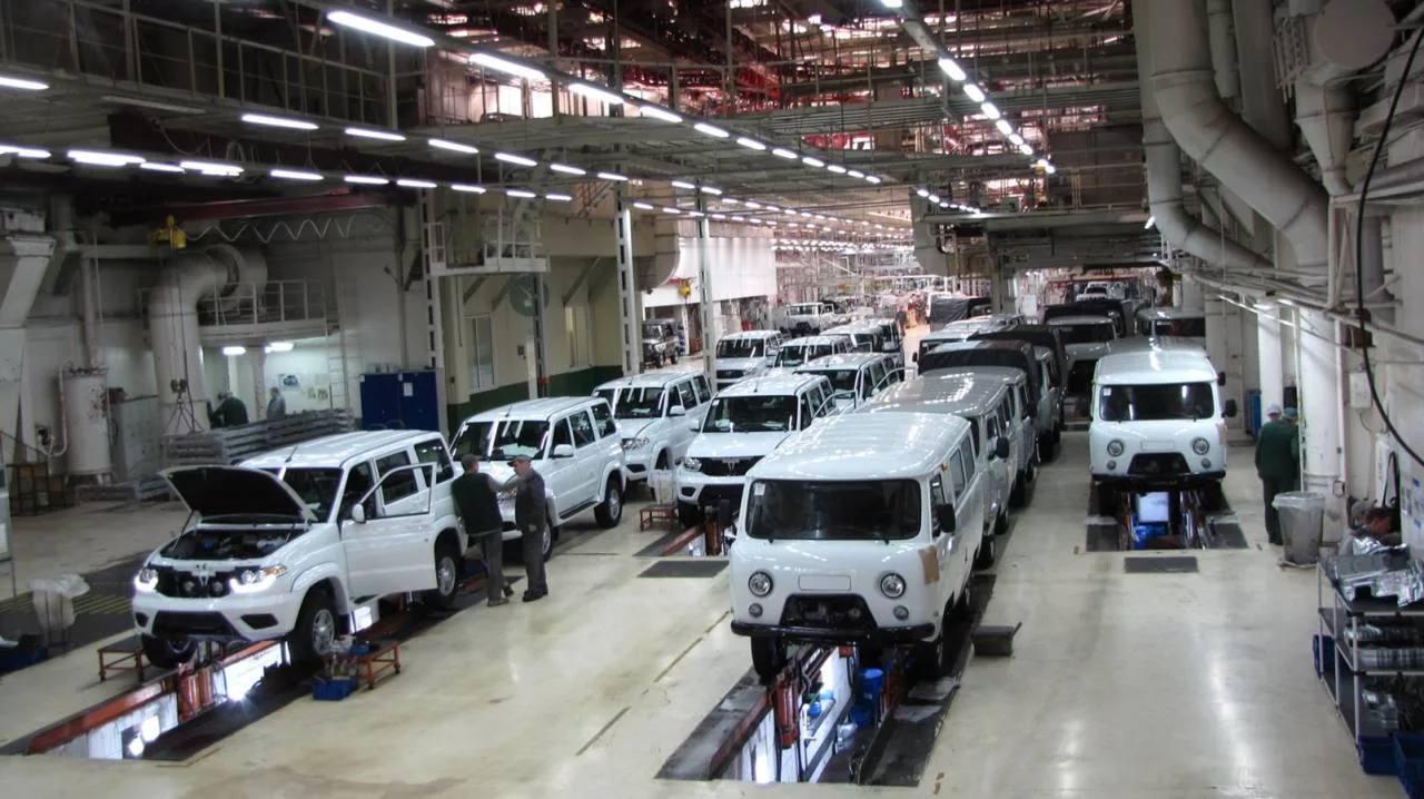 俄罗斯企业，尤其是非军工、没有背景的普通民营企业，目前面临非常严重的生存压力，已