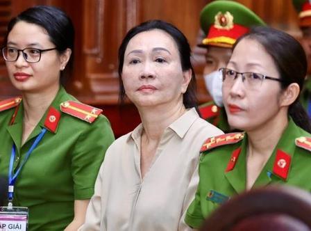 庭审名场面！法庭当庭宣判死刑，她不下跪不求饶，直接甩出天价筹码，愿掏出200万亿