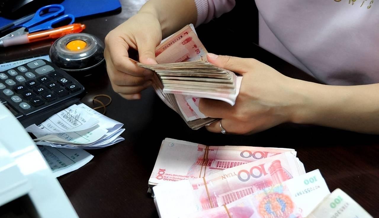 我的存款利息买不起一杯奶茶，躺平梦碎背后藏着什么秘密。@椰子娱乐：存够100