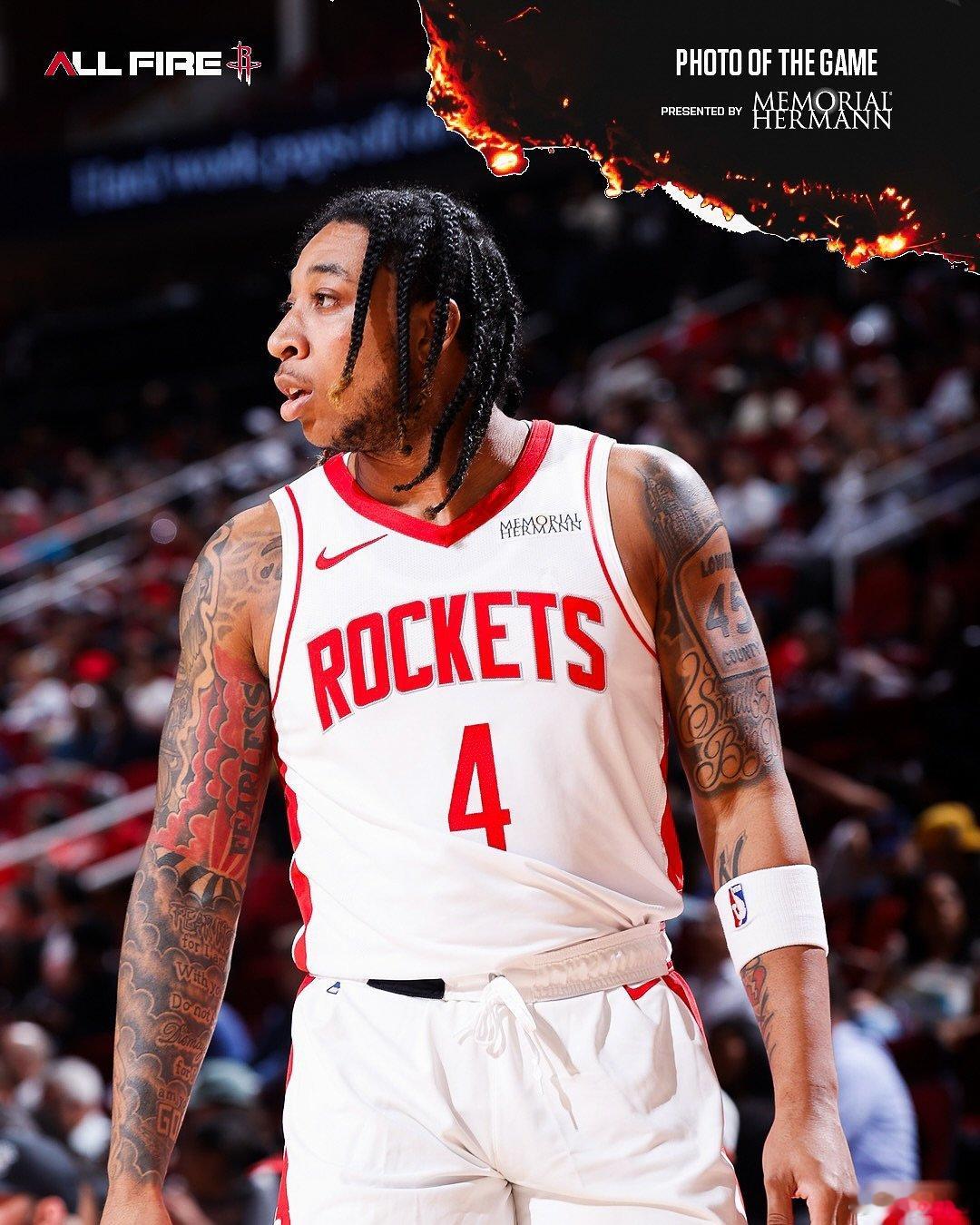 NBA双向合同单赛季规定最多可出战50场，JD-戴维森至今可出场数（active