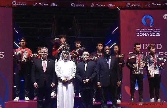 刘国梁对中国乒乓队的热爱真的是无人能比，即使不是乒乓球队的主教练了，依然是不远万