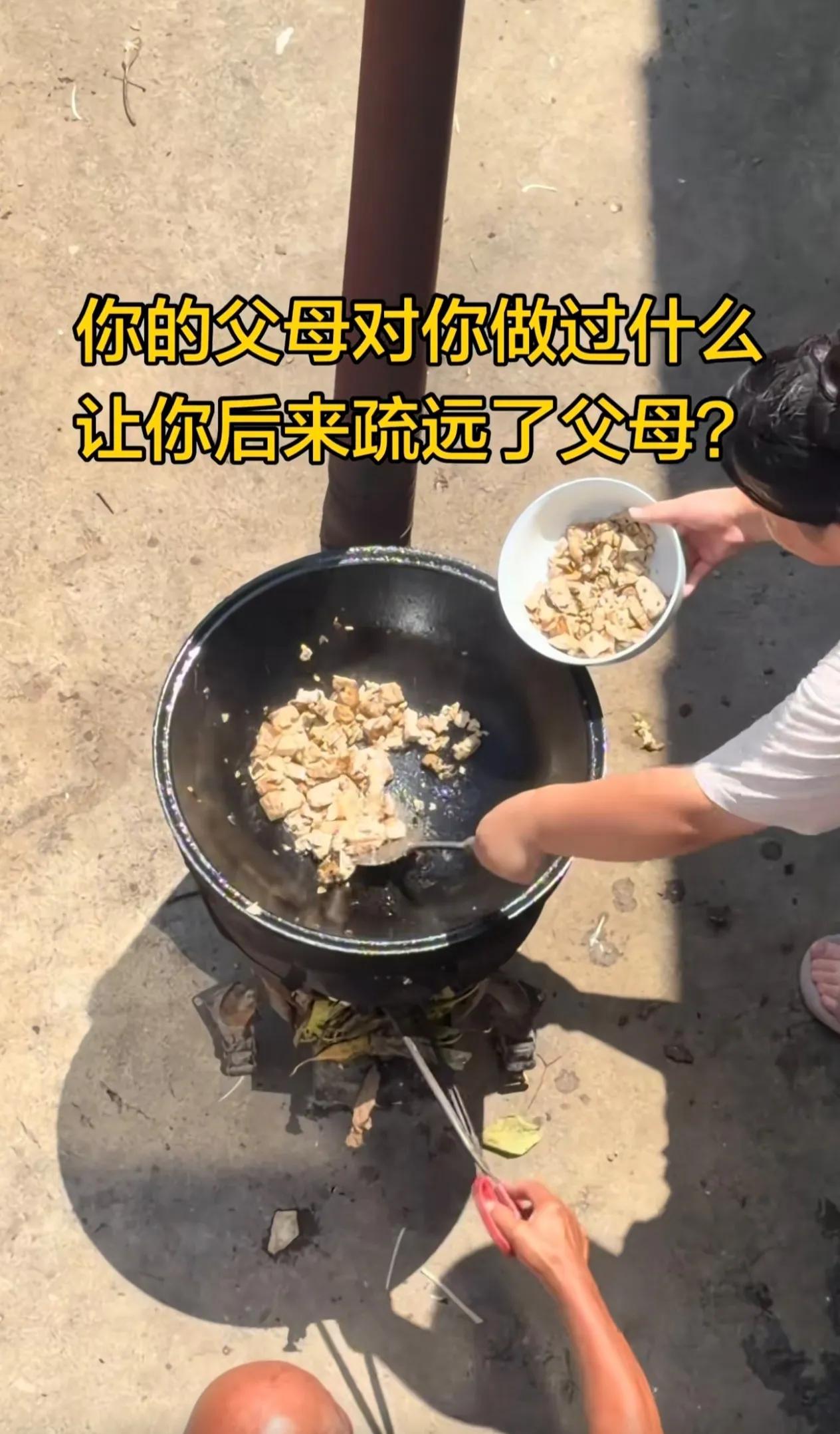 没结婚前，我自己攒了九十克黄金，妈妈担心我上班保管不当弄丢，主动提出由她帮我代为
