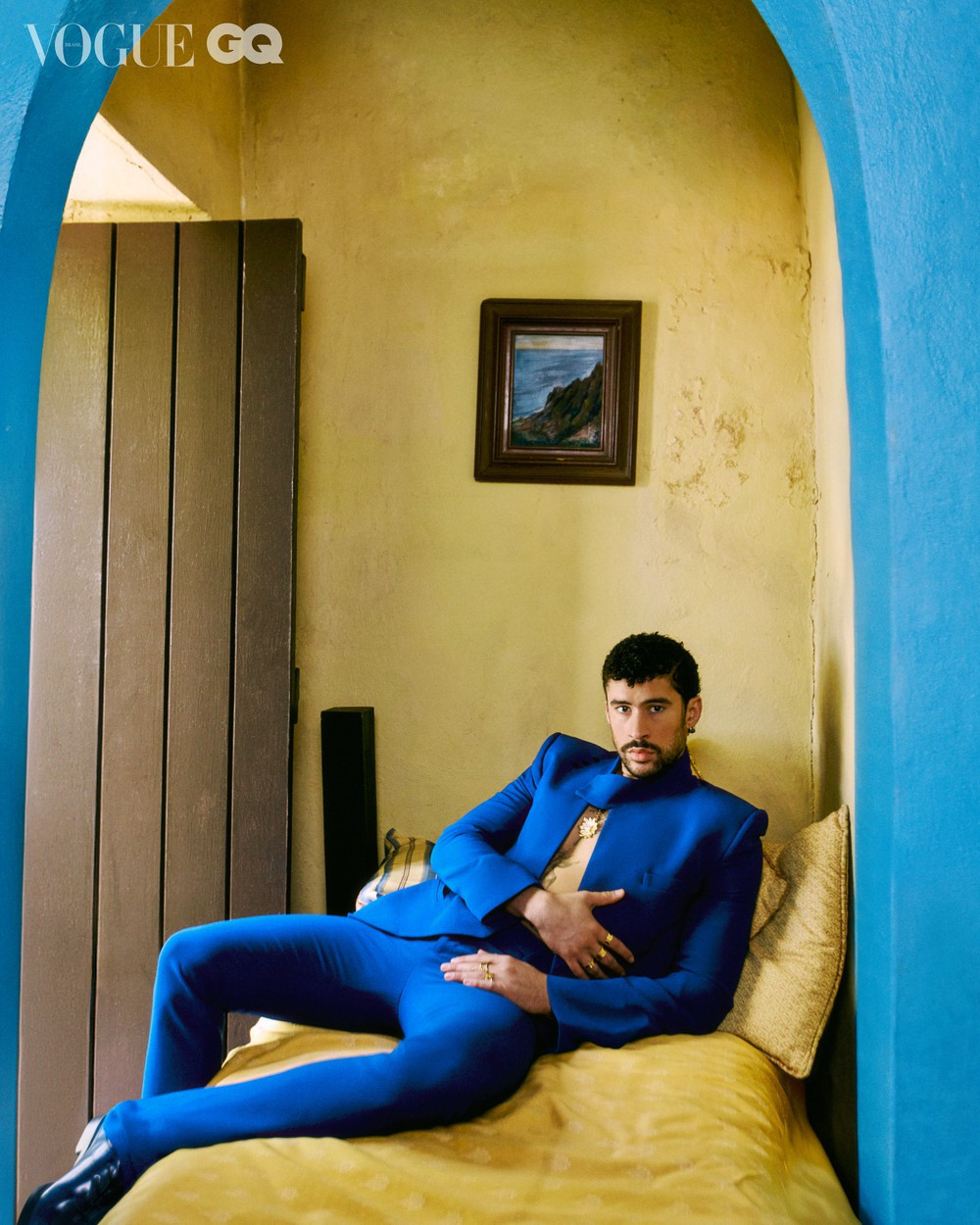 BadBunnyVOGUE/GQBrasil双刊二月号封面摄影:M