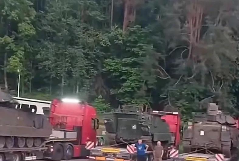 俄罗斯已经没有卫星监控乌克兰的军援了，大量北约先进坦克装甲车运至乌克兰，比之前援