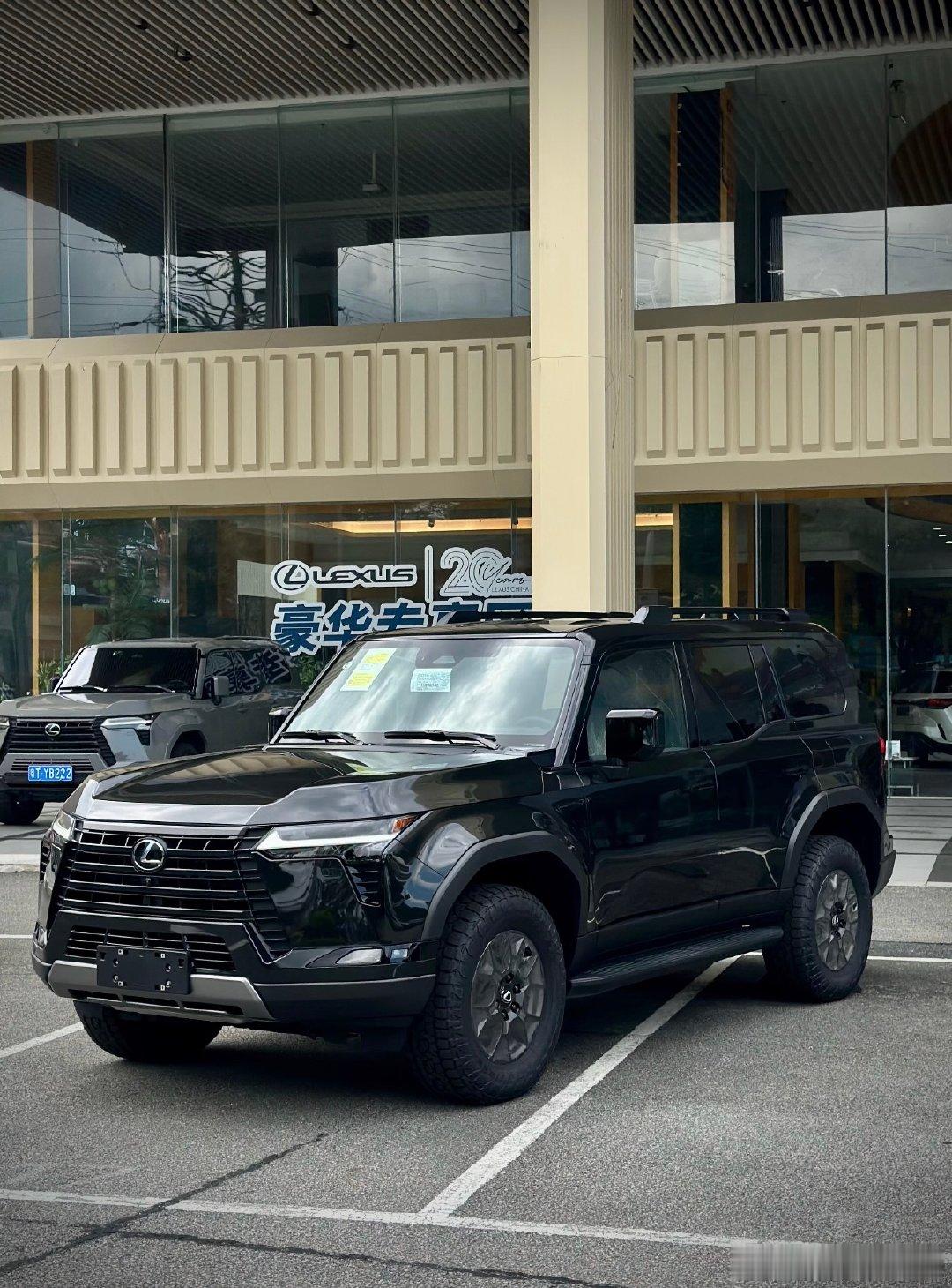 雷克萨斯GX550h远峰pro黑色指导价809800元现在全款裸车70.38万元雷克萨斯价值体系也维