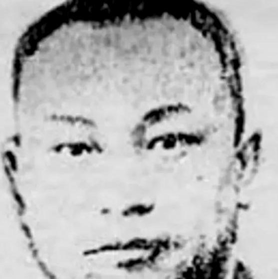 1938年深秋，长沙警备司令唐生明与常德警备司令酆悌突然职务对调。未料风云骤变，