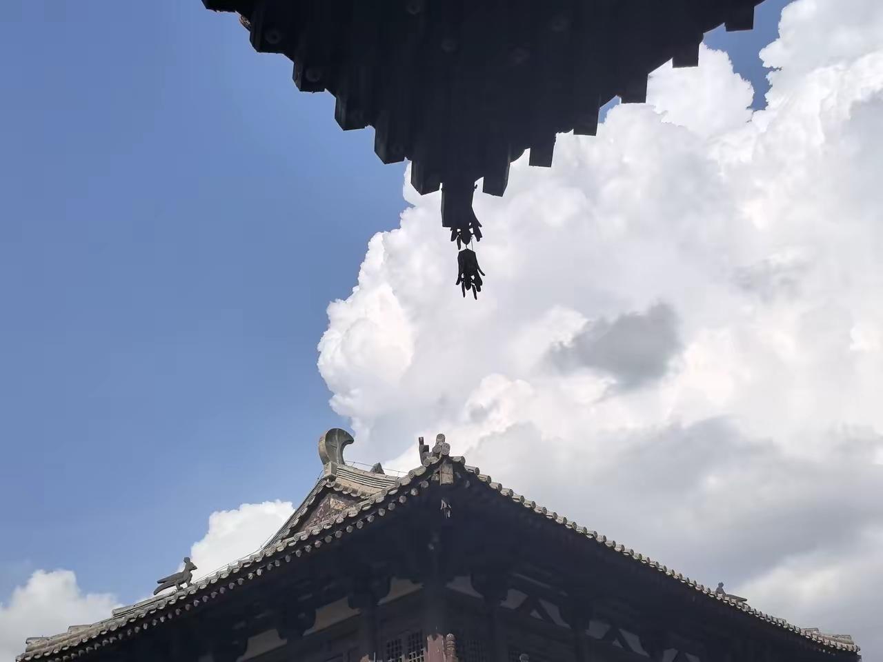 呼吁取消英语主科，不是说不学，而是应该在中高考中降低它的分数，不要像现在一样，让