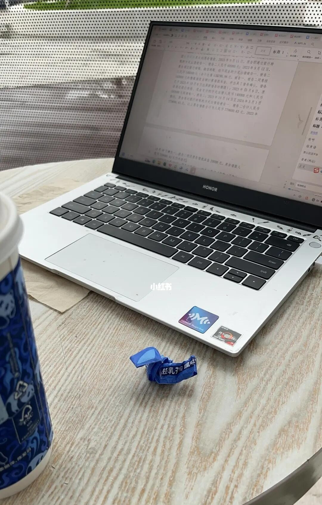 蜂鸟指控邓紫棋侵权在律所忙到一半，消息弹出来，大家都惊讶了。正好我们律所有一半