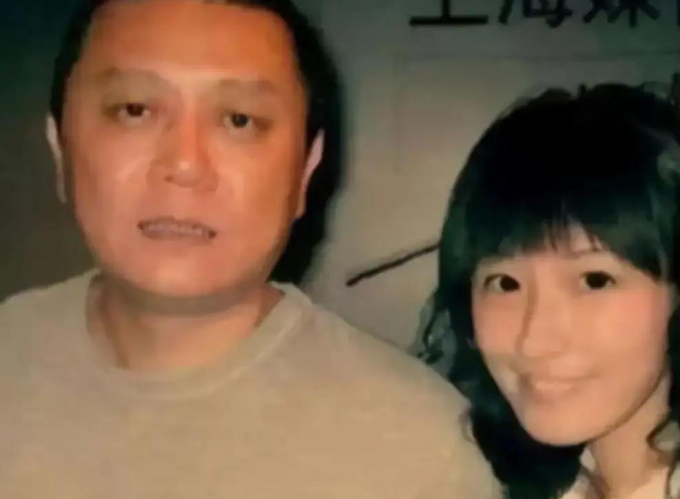 王朔当年离开沈旭佳，根本不是因为徐静蕾那句“不被爱的才是小三”。真实情况是，他和