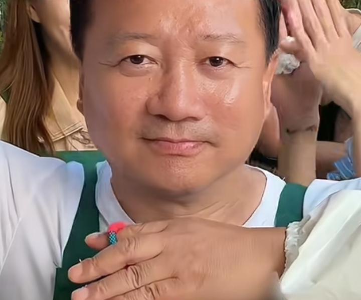 谢广坤，实在太尴尬了。全网粉丝近千万的谢广坤，这次是露出真实实力了，有商家花
