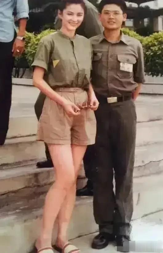 这是林青霞和谁？确实无可挑剔。