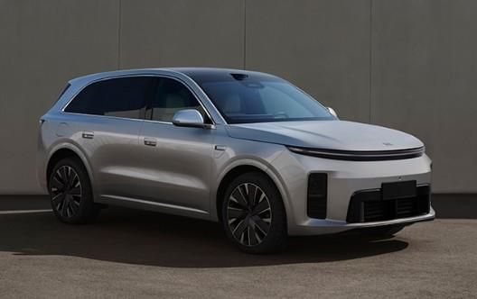 2026款理想L6现身工信部，来看下信息参数。前脸：保留贯穿式星环灯带，前包围