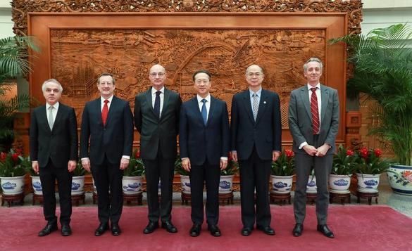 这一次法国彻底急了！在世界各国寻求与中国合作的今天，法国也是急迫了起来，再一次派