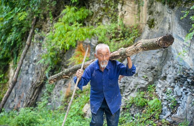 广东大爷活了100岁, 没有三高, 他老人家有十个长寿秘诀