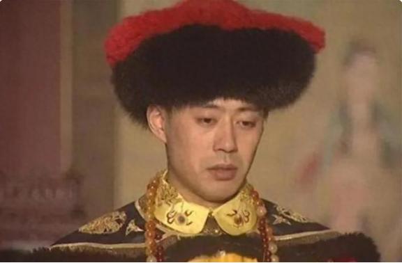 1649年，豫亲王多铎病逝，年仅36岁。多尔衮嚎啕大哭，匆忙1649年，豫亲王多