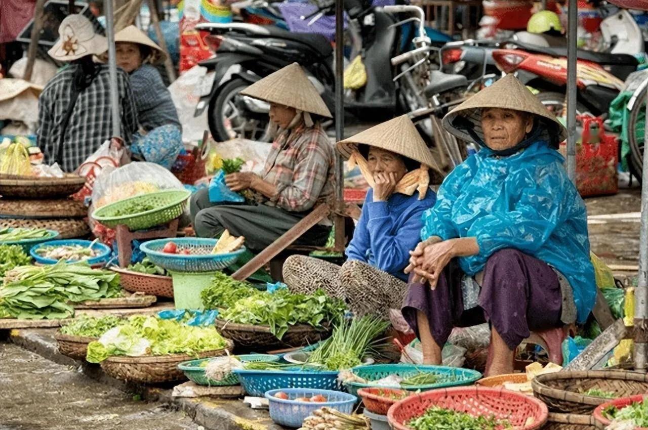 越南准备经济再提速，以便未来能迅速摆脱中等收入陷阱。越南战略政策部部长陈流光