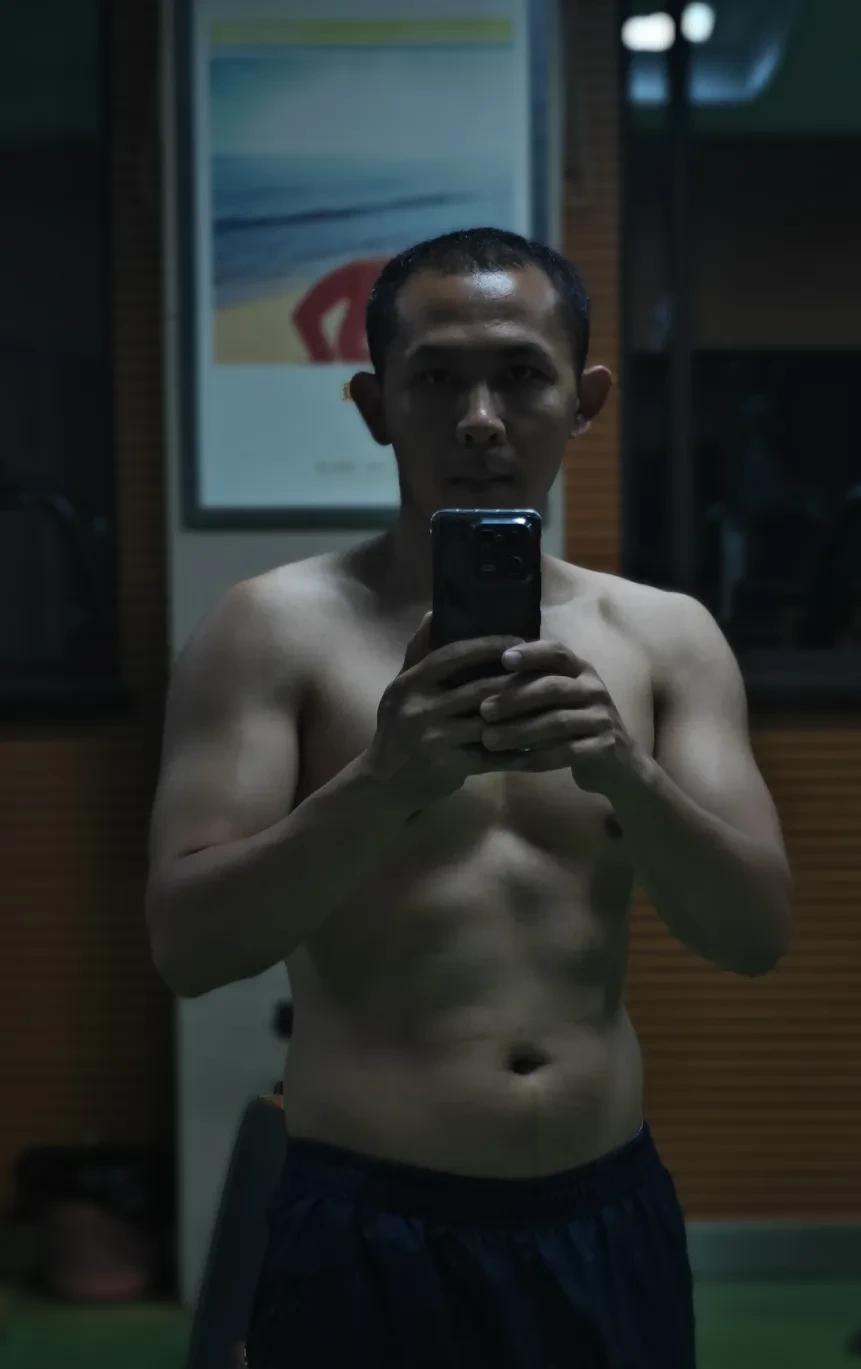 从疫情期间被关在家里开始接触健身，转眼间也几年了，自从减肥成功后，饮食就没怎么管