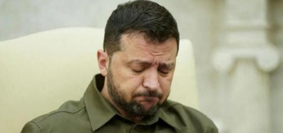 乌克兰，用40万人的伤亡和2000亿美元的债务，为美国拔掉了“俄罗斯”这颗眼中钉