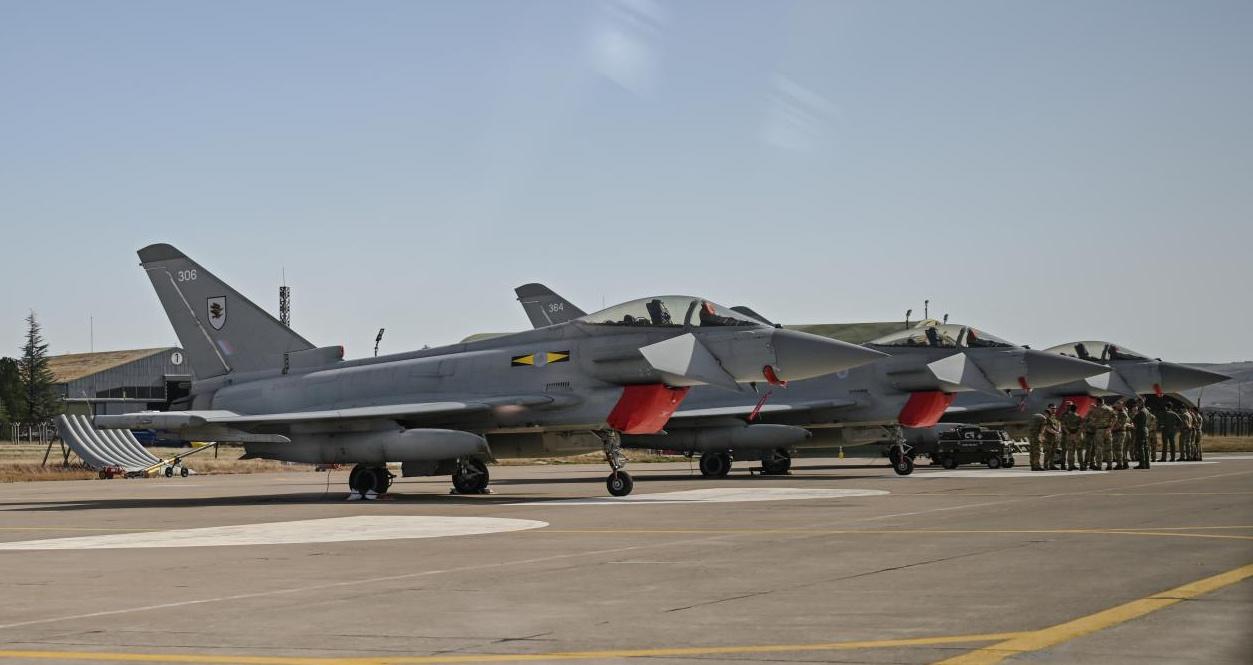 “土耳其终于敲定,向英国购买20架台风战斗机的交易,总价超过90亿欧元,并计划继