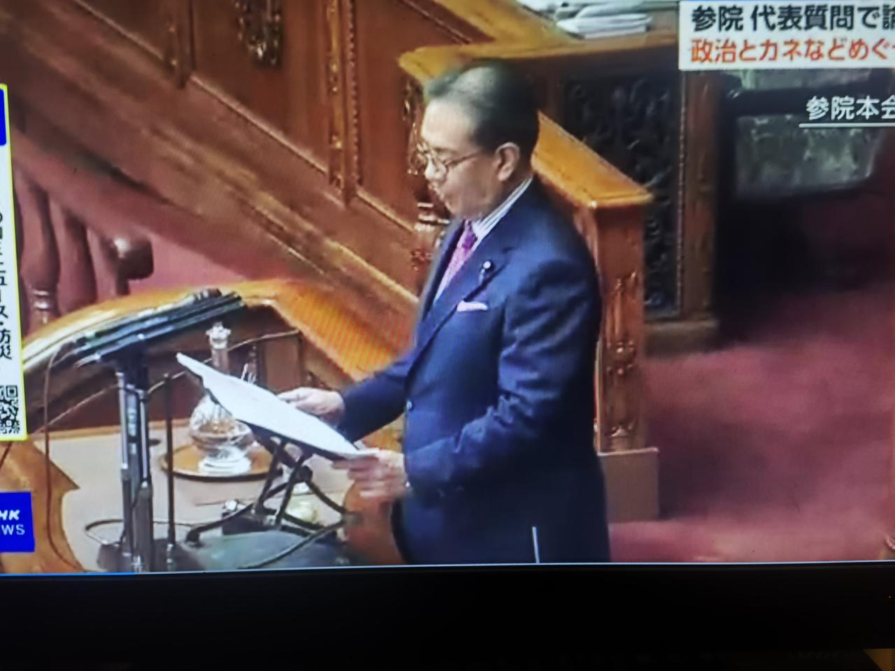 日本执政党自民党的黑金政治与执政寿命之关系11月5日日媒报道，“