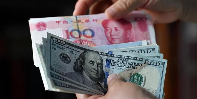 我查了下数据，美国近六年GDP增速:2019:2.3％2020:-2.2