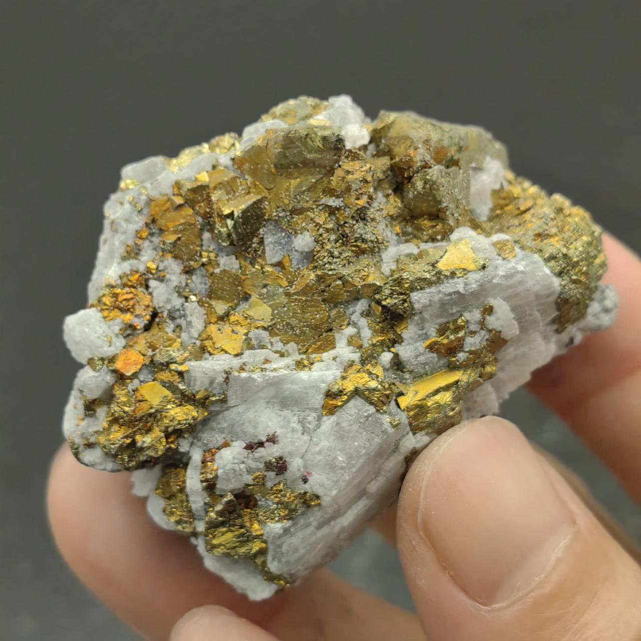湖北大冶发现多条金矿体，这消息简直像颗重磅炸弹！大冶这下要火了。金矿的发现，对当