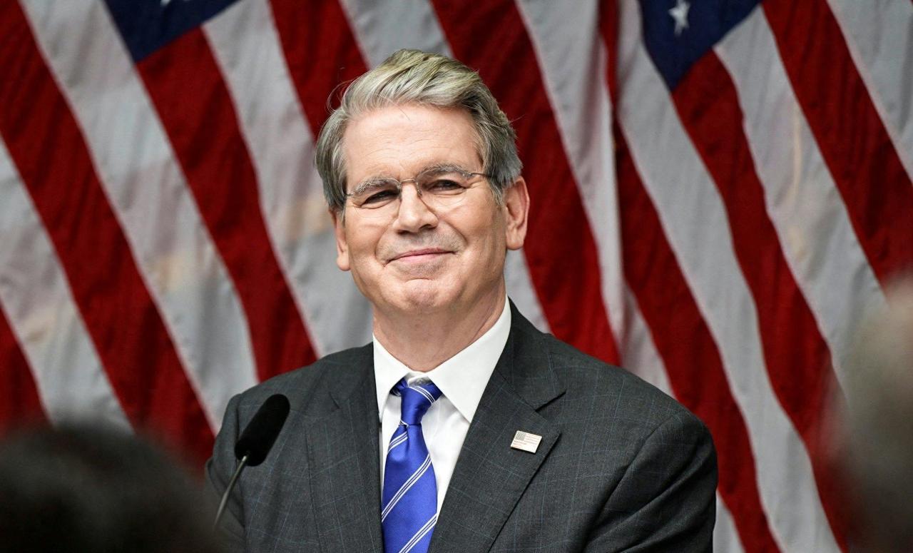 美国2025年前三季度经济增速超过很多人预料，达到了4.3%！美财长贝森