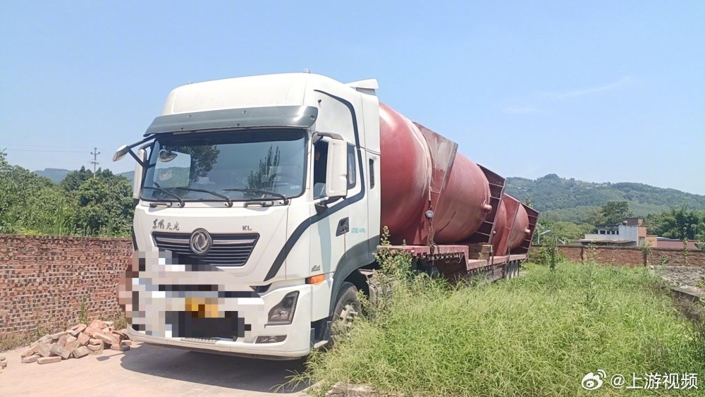 #货车撞高速天桥桥墩逃逸赔2万余元#【撞桥墩后驶离？重庆一货车司机被判赔2万余元