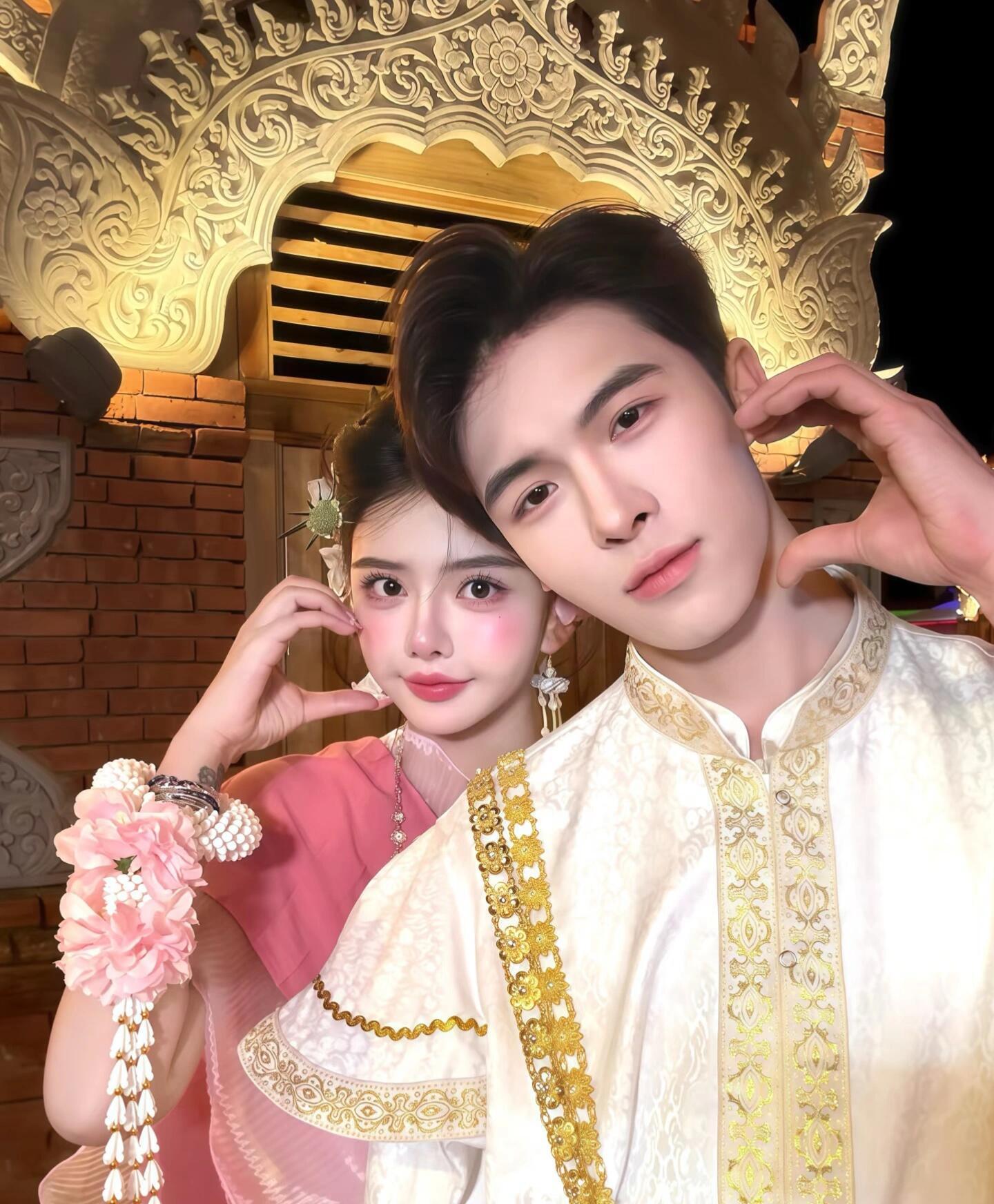 韩安冉和老公宋浩然闹离婚和好后，在朋友圈疯狂秀恩爱，羡慕一众人。