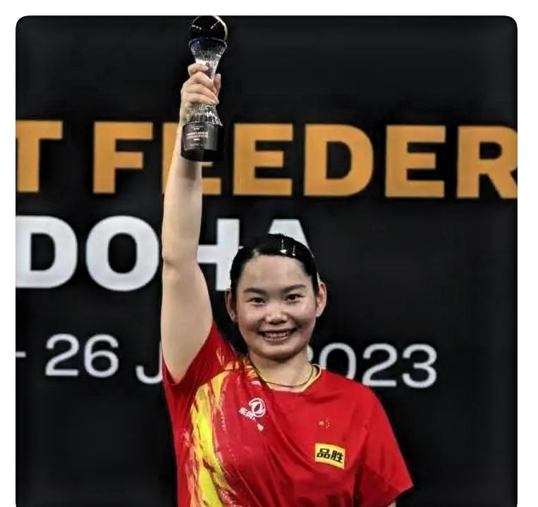 国乒最残酷的真相：你的冠军梦，需要另一个人放弃她的。28岁的何卓佳，没有选择退