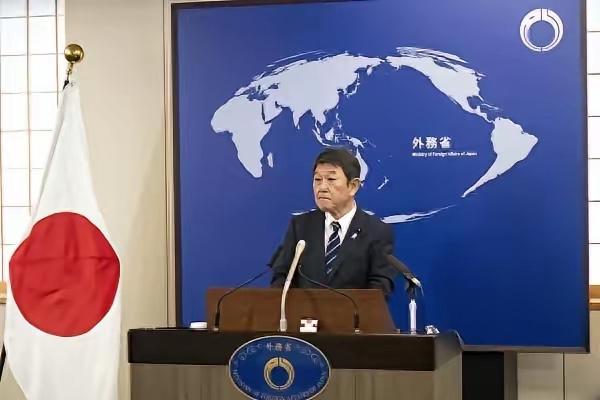 日本外务大臣对我们提条件了，要求我们必须给一个说法！一场让人瞠目结舌的外交闹