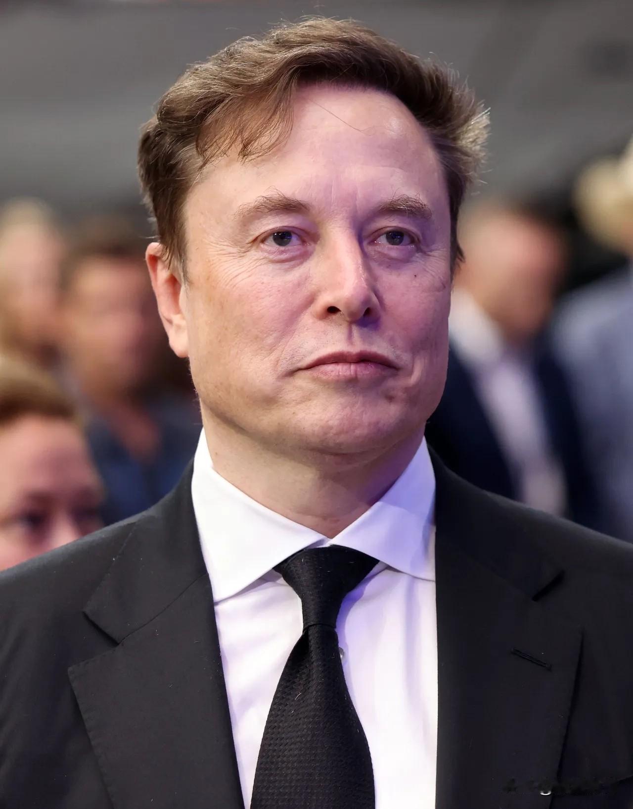 从邻居家网络到5000亿身家：马斯克的起家密码，藏着3个反常识真相2026