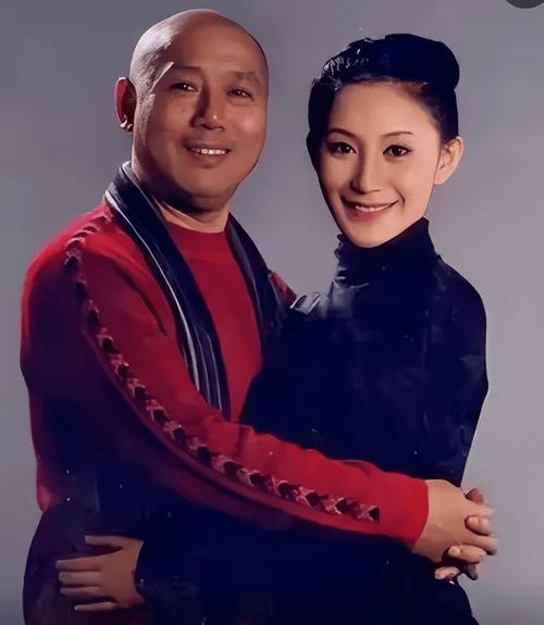 1991年，李成儒身家过亿，儿子李大海想要一台钢琴，他却不给，还快把儿子赶了出去