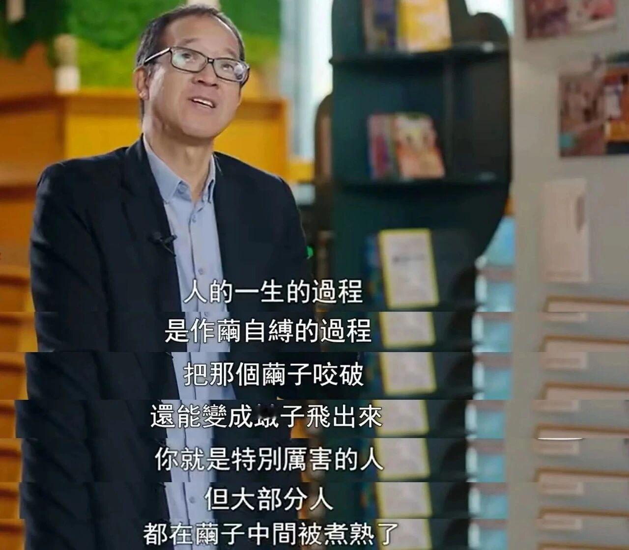 两年前，董宇辉从东方甄选离职，引发全网广泛关注，彼时多数人并不看好俞敏洪与东方甄