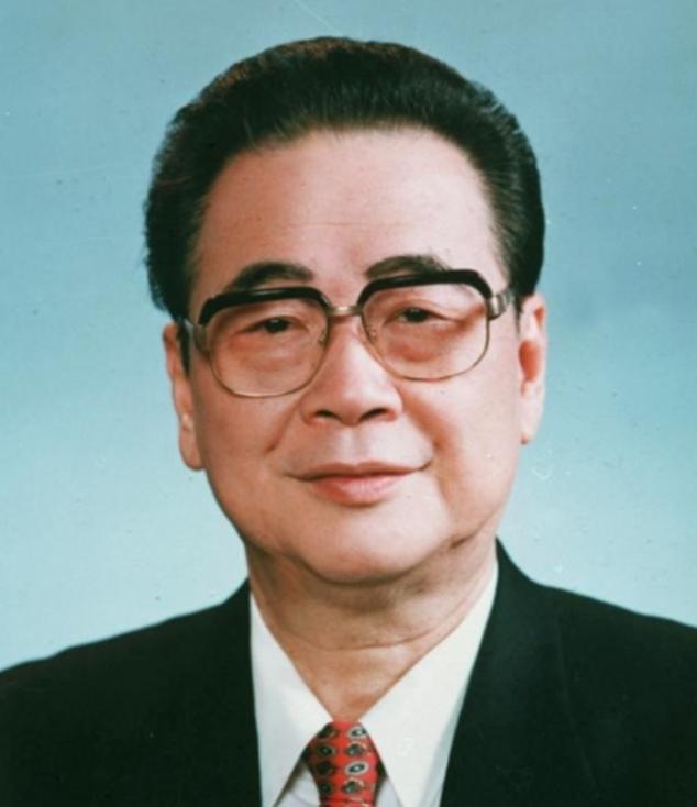 1992年7月，邓颖超因病离世，谁知，邓颖超去世前一日说出的是“李鹏”二字，这背