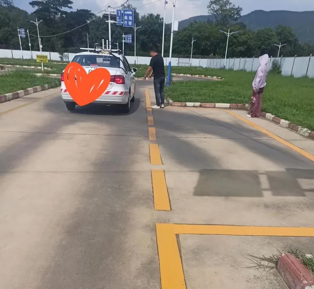 救命！考驾照的痛谁能感同身受？原本以为最难的是科目二和科目三，没想到科目一就卡了