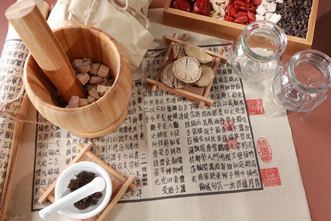 气血一堵，脑梗自来！脸上出现3种迹象，你中招了吗？中医1方活血通络中医常言，