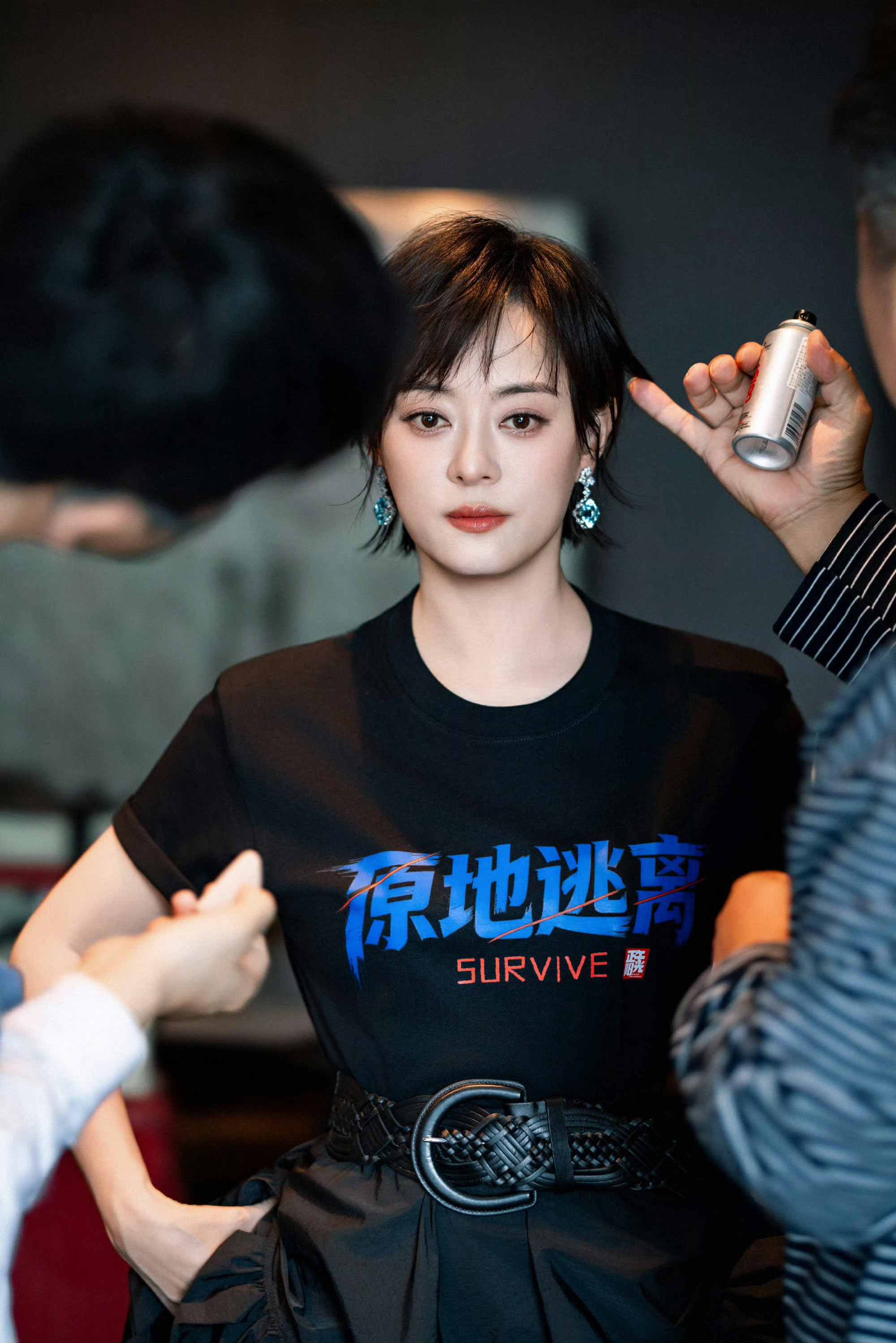孙俪美回甄嬛时期孙俪最新路透着实让人眼前一亮，颜值状态直接梦回甄嬛全盛时期。没有