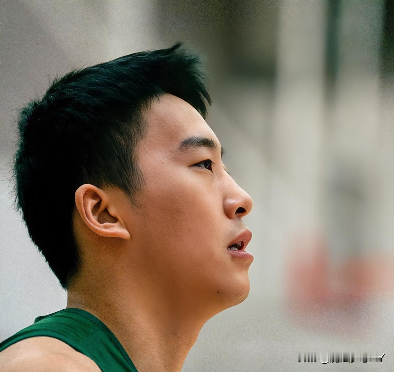 研究了大半天，终于从王俊杰身上悟透一个道理，这辈子可以赢也可以输，但是绝不