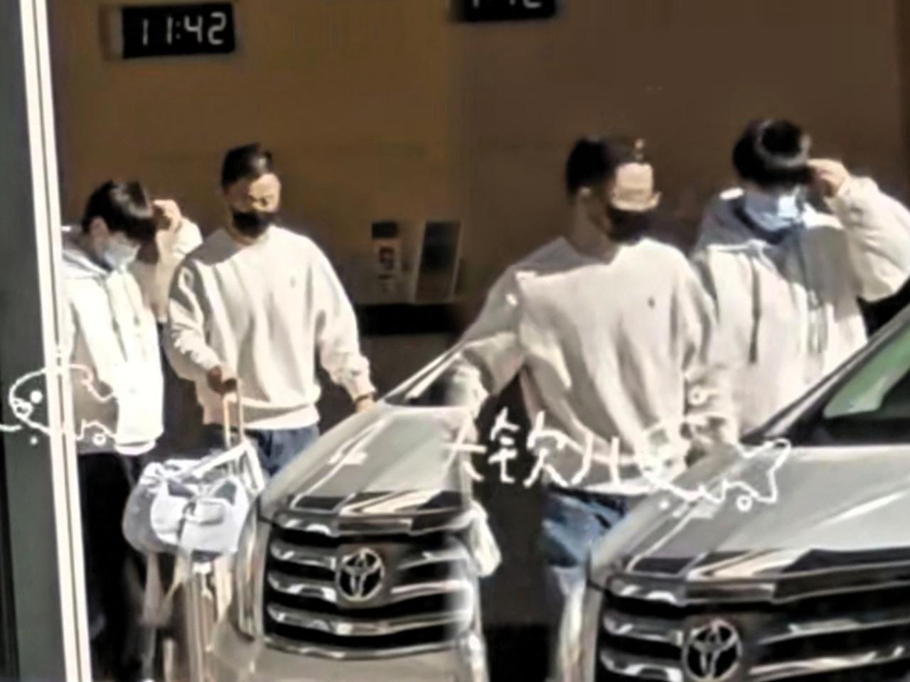 莎莎已经平安落地北京咯！今天一早从澳门出发，中午就到啦，这行程衔接得真顺