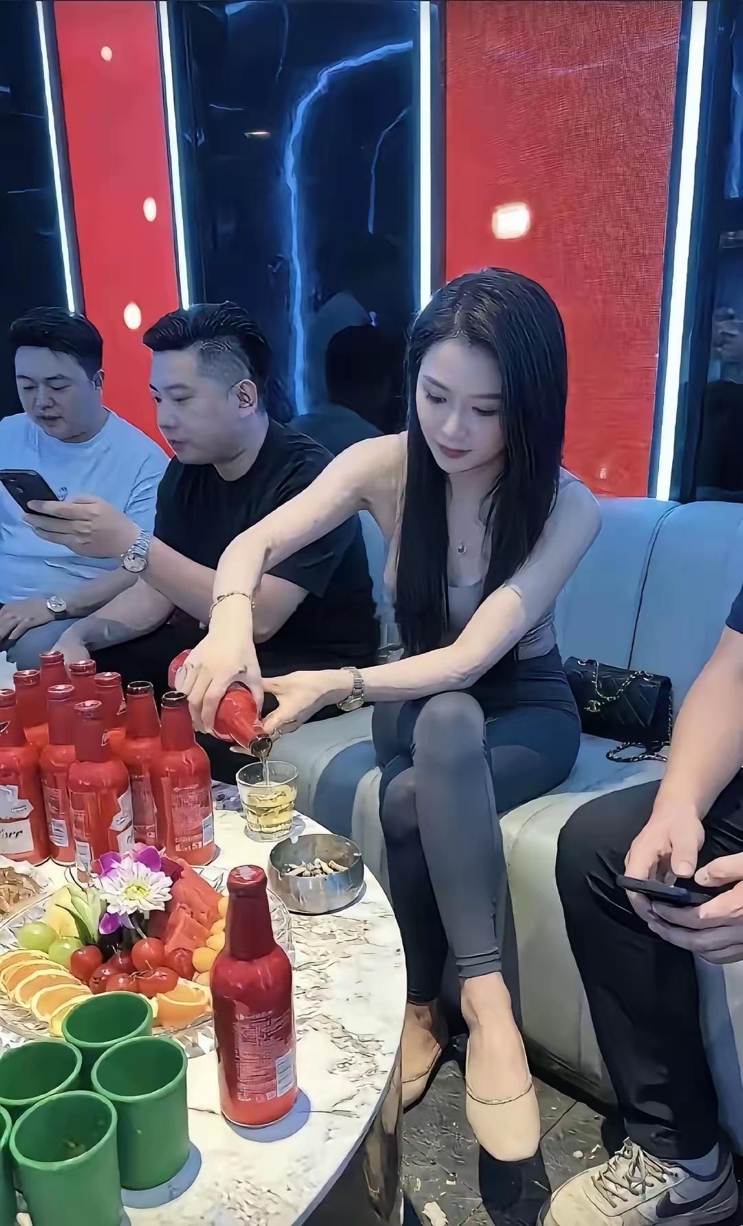 实话实说，我感觉很多普通人一辈子都可能见不到这个场面！​​​