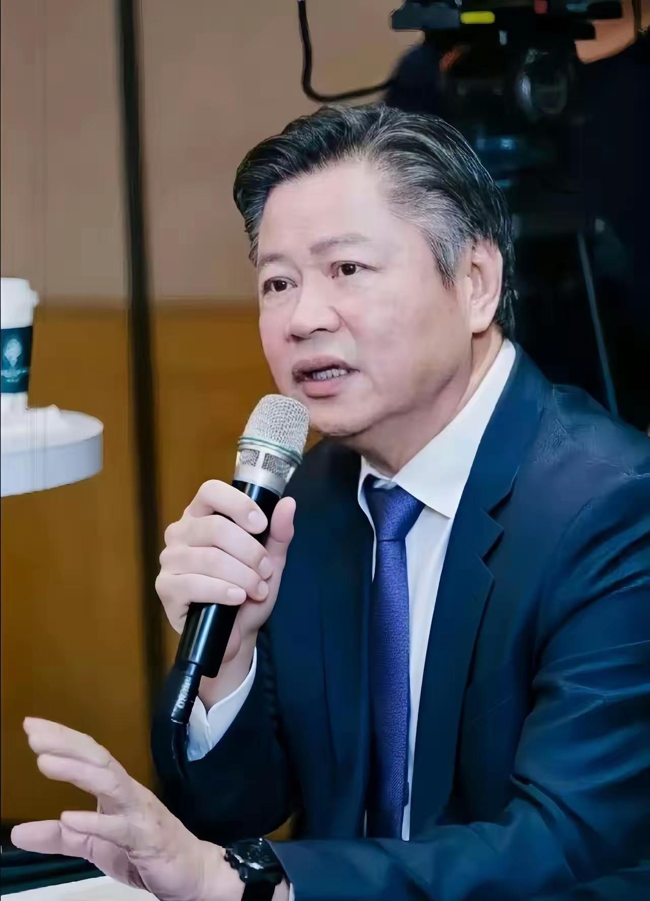 这下好了，这事儿现在不光台湾的乡亲们看得明明白白，大陆这边更是传得沸沸扬扬——这