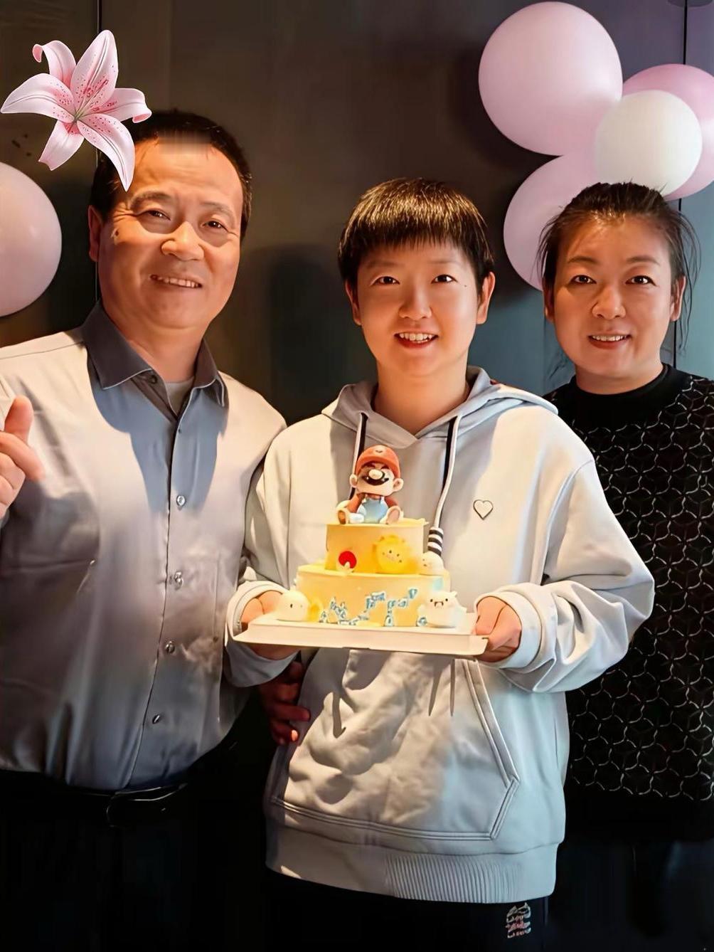 孙颖莎爆火全网，最牛的居然是她“隐形”的父亲真的太佩服了！培养出世界第一的