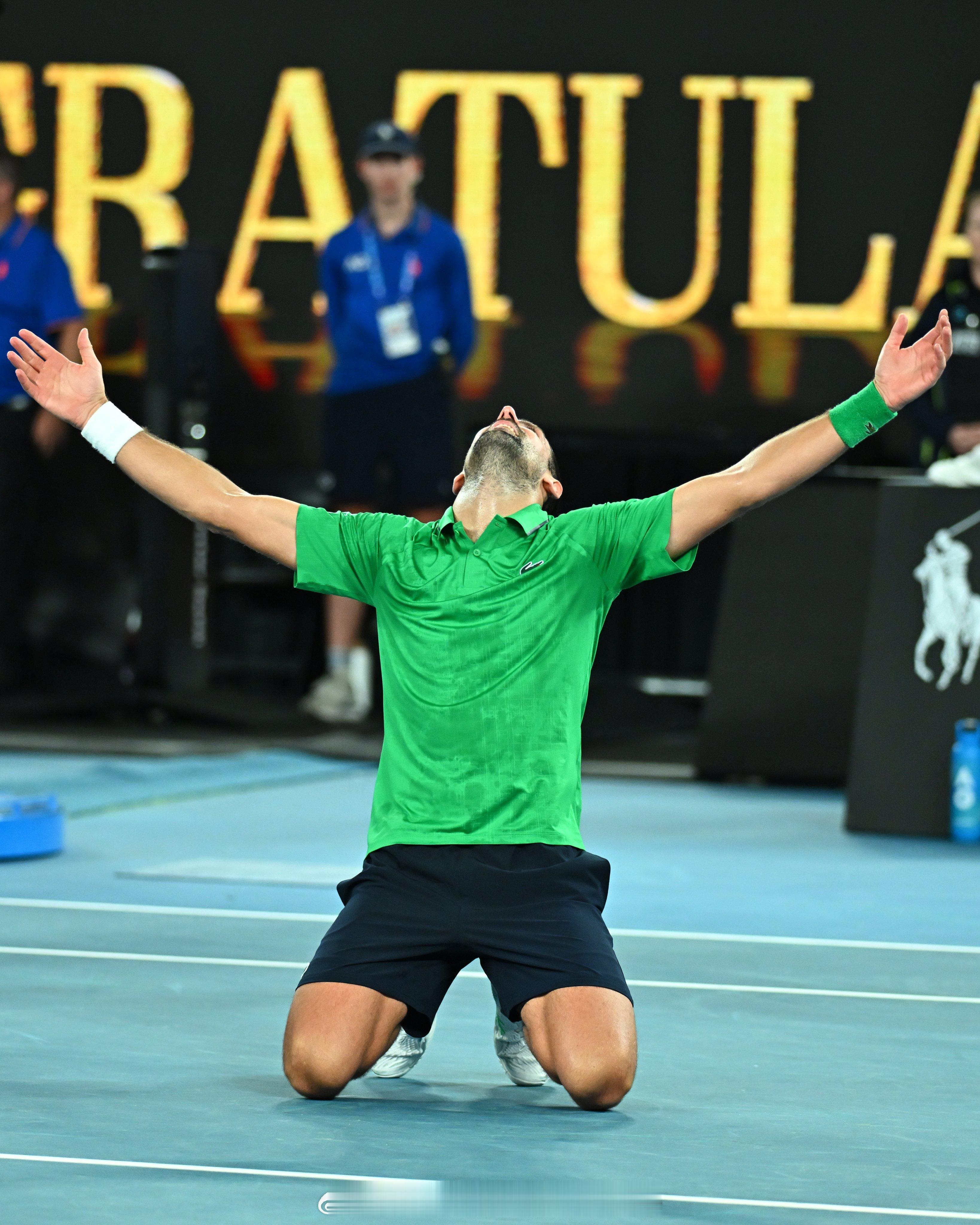 毛毛我现在有点懵，我真的不知道。今天赛前我少有的一条文案没准备。在决胜盘德约5-