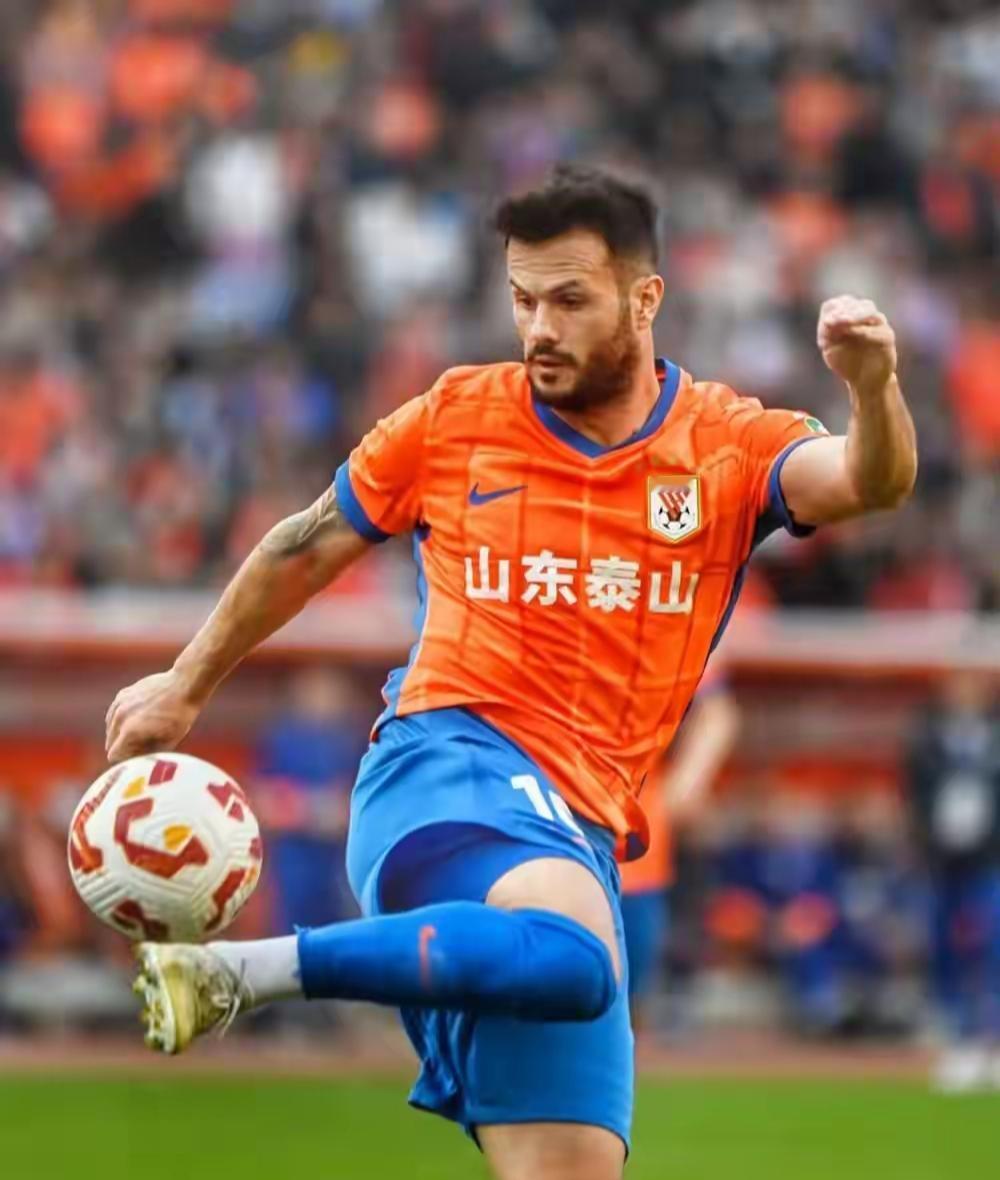 山东泰山球迷把心放肚子里吧！瓦科应该是已经续约了。近日有球迷曝出瓦科代表山东泰
